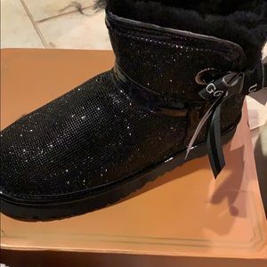 Black Ugg boots